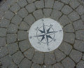 Kompas i granit grå mat Ø40 cm
